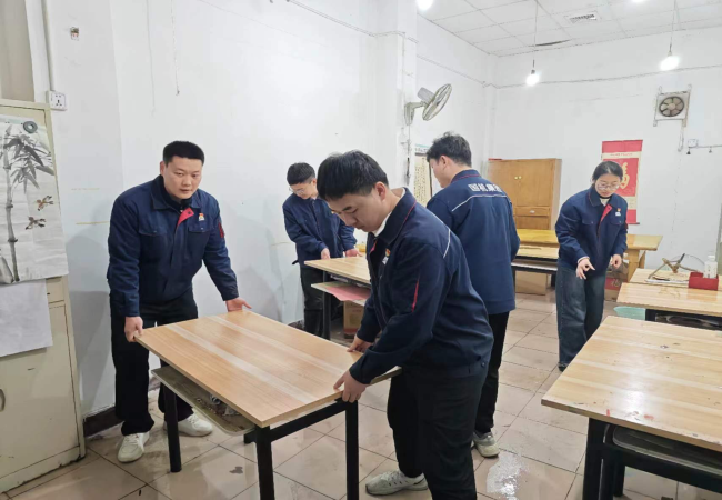 传承雷锋精神，勇于奉献担当